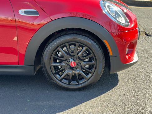 Used 2020 MINI Cooper 2-Door Hardtop w/ Storage Package image 10