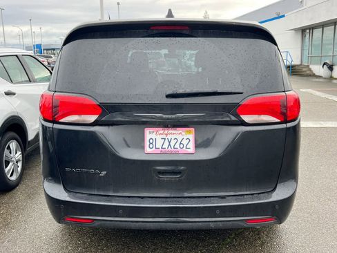 Used 2019 Chrysler Pacifica Touring Plus w/ S Appearance Package image 5