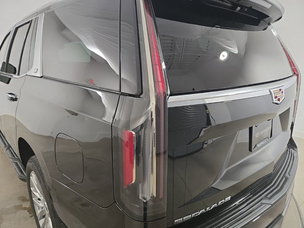 Used 2024 Cadillac Escalade Premium Luxury w/ LPO, Floor Liner Package AWD/4WD image 23