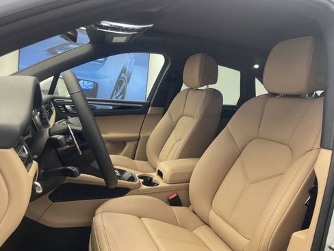 New 2025 Porsche Macan S image 5