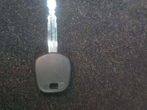 Used 2022 Toyota Corolla L image 18