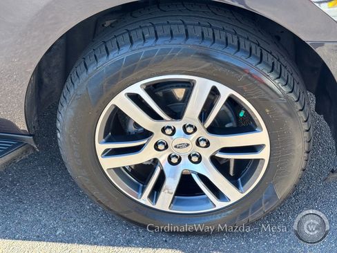 Used 2024 Ford Expedition Limited image 10