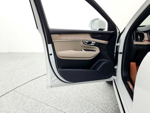 New 2026 Volvo XC90 B6 Plus w/ Protection Package Premier image 27