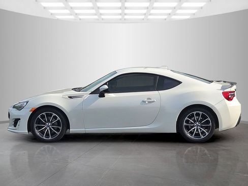 Used 2020 Subaru BRZ Limited RWD image 2