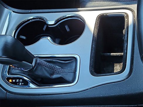 Used 2020 Jeep Grand Cherokee Altitude image 25