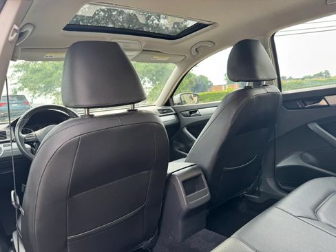 Used 2012 Volkswagen Passat 2.5 SE FWD image 33
