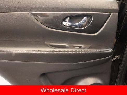 Used 2017 Nissan Rogue S AWD/4WD image 30