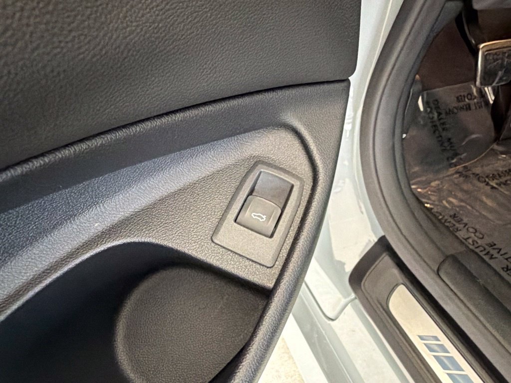 Used 2022 BMW 430i Coupe w/ M Sport Package RWD image 47