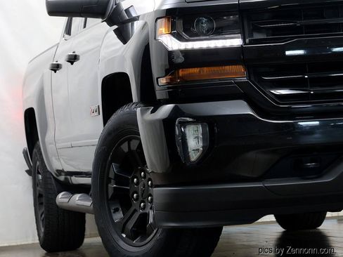 Used 2017 Chevrolet Silverado 1500 LT w/ Midnight Edition AWD/4WD image 4