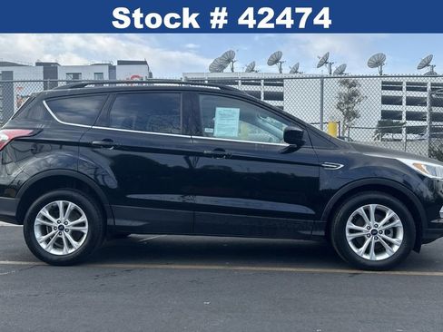 Certified 2018 Ford Escape SE image 4