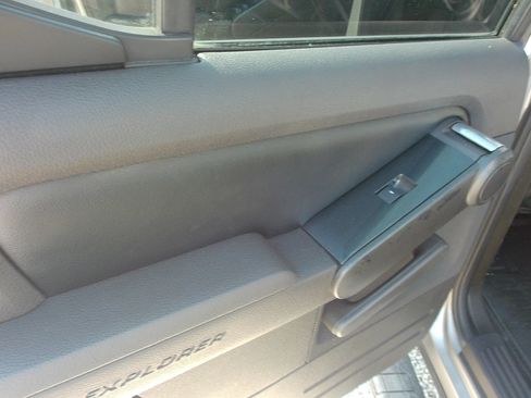 Used 2008 Ford Explorer Sport Trac XLT AWD/4WD image 24