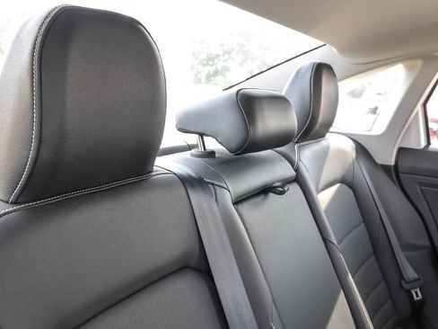 Used 2024 Volkswagen Jetta SE w/ Panoramic Sunroof Package FWD image 33