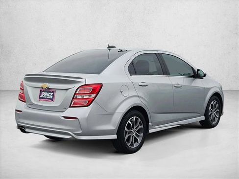 Used 2017 Chevrolet Sonic LT w/ Convenience Package image 5