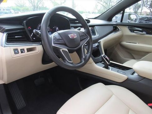 Used 2018 Cadillac XT5 FWD image 15