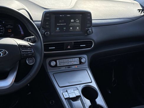 Used 2021 Hyundai Kona SEL image 3