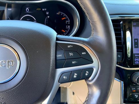 Used 2019 Jeep Grand Cherokee Overland AWD/4WD image 22