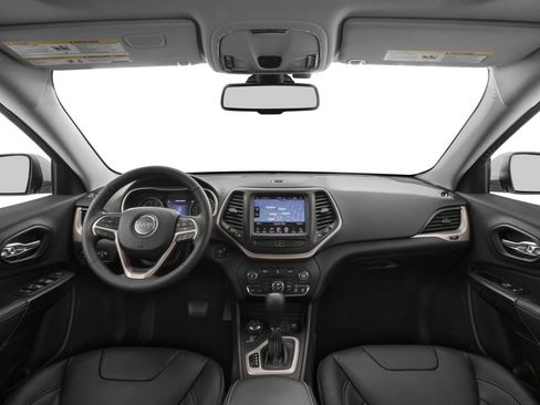 Used 2016 Jeep Cherokee Limited w/ Luxury Group AWD/4WD image 5
