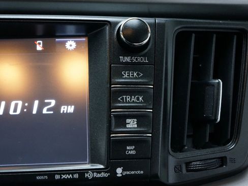 Used 2017 Toyota RAV4 XLE image 17