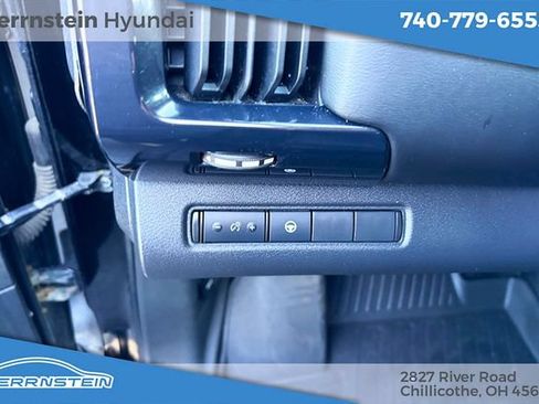 Used 2023 Nissan Pathfinder S AWD/4WD image 17