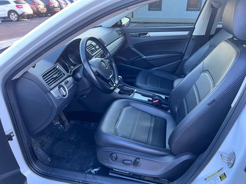 Used 2019 Volkswagen Passat 2.0T Wolfsburg w/ Wheels & Sunroof Package image 12