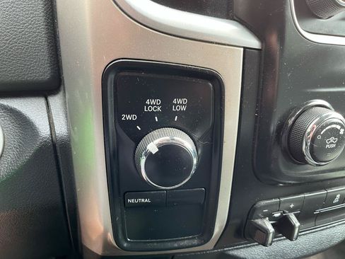 Used 2017 RAM 2500 SLT AWD/4WD image 19