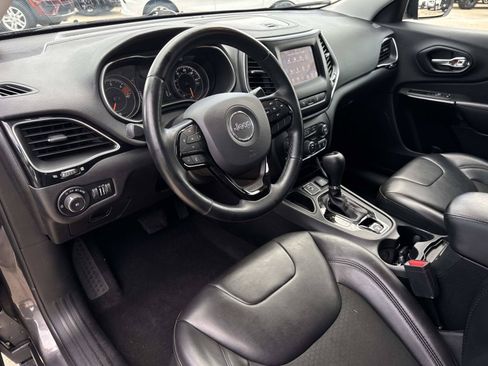Used 2021 Jeep Cherokee Latitude Plus FWD image 17