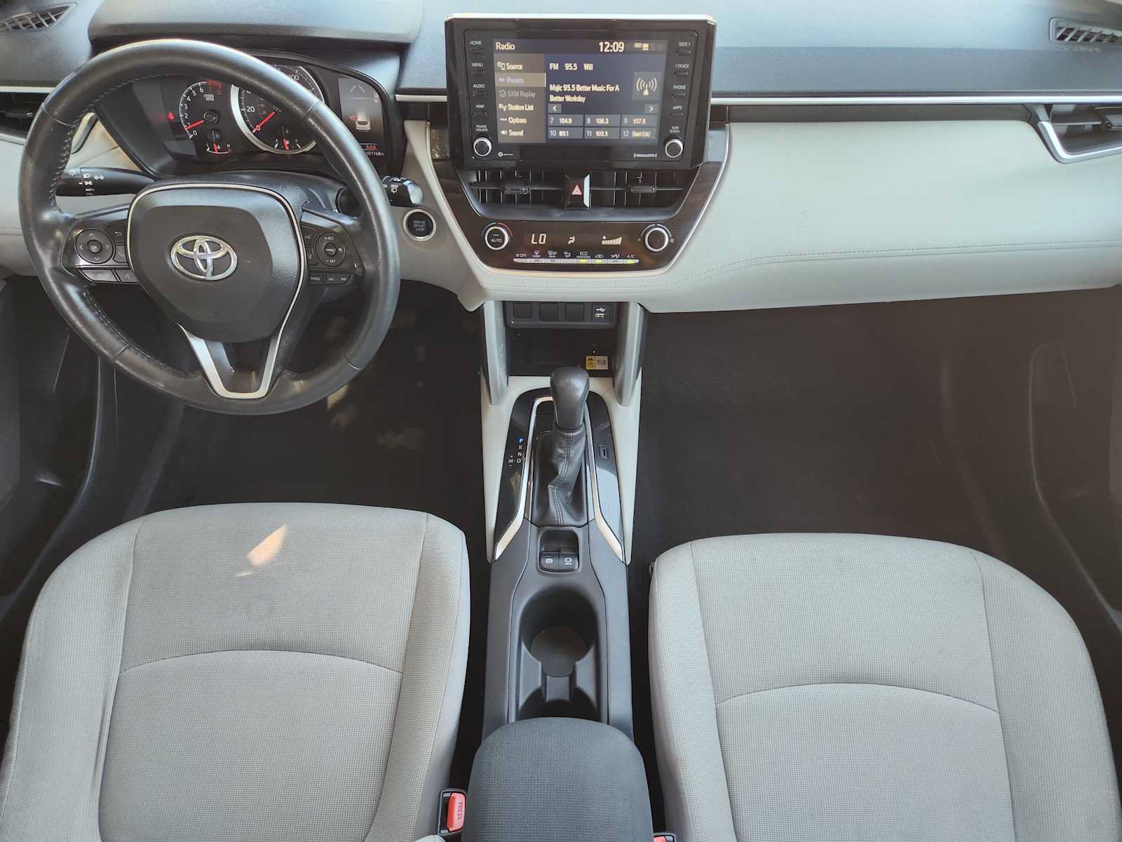 Used 2022 Toyota Corolla Cross LE FWD image 25