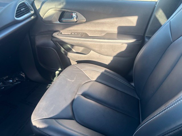 Used 2025 Chrysler Pacifica Select FWD image 28