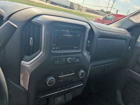 Used 2019 Chevrolet Silverado 1500 Custom w/ Custom Convenience Package AWD/4WD image 19