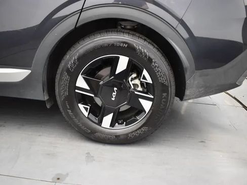 Used 2026 Kia Sportage LX FWD image 36