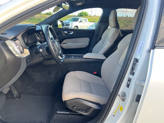 Used 2026 Volvo XC60 B5 Plus AWD/4WD image 15