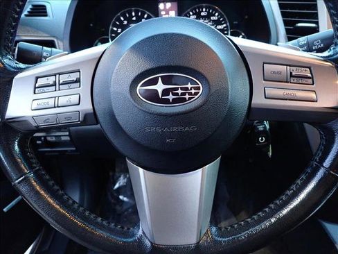 Used 2011 Subaru Outback 2.5i Limited w/ PWR Moonroof Pkg AWD/4WD image 17
