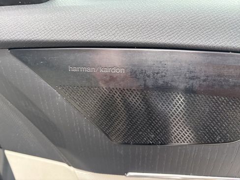 Used 2020 Volvo XC90 T6 Momentum w/ Protection Package Premier image 42