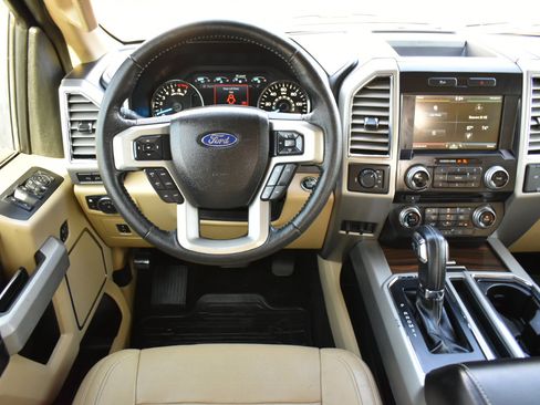 Used 2015 Ford F150 Lariat w/ Equipment Group 502A Luxury image 13