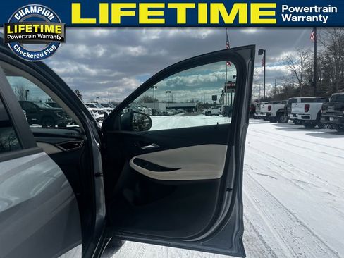 Used 2021 Buick Encore GX Preferred w/ Cold Weather Comfort Package image 32