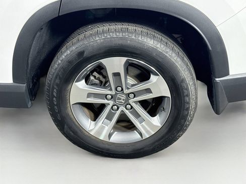 Used 2025 Honda Pilot EX-L image 9