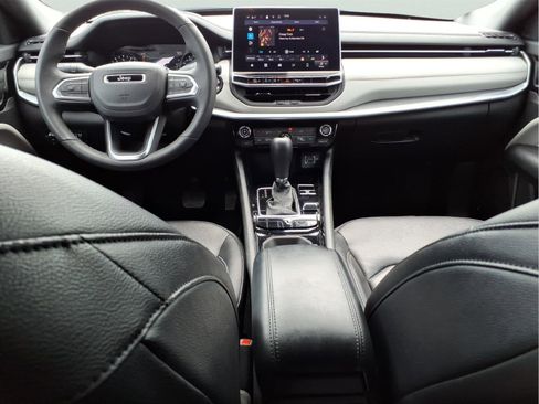 Used 2025 Jeep Compass Limited AWD/4WD image 12