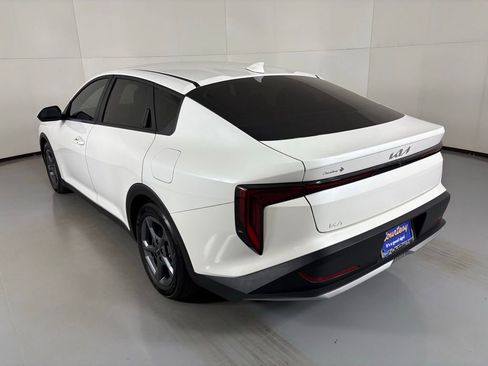 New 2025 Kia K4 LXS image 6