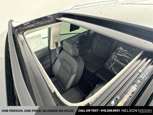 New 2025 Nissan Pathfinder Platinum w/ Black Appearance Package image 23