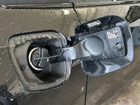 Used 2022 BMW Z4 M40i w/ Premium Package image 48