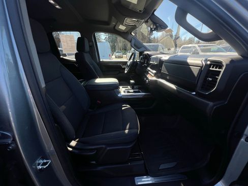 Used 2024 GMC Sierra 1500 Elevation w/ X31 Off-Road Package image 17