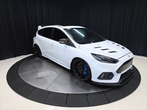 Used 2017 Ford Focus RS AWD/4WD image 17