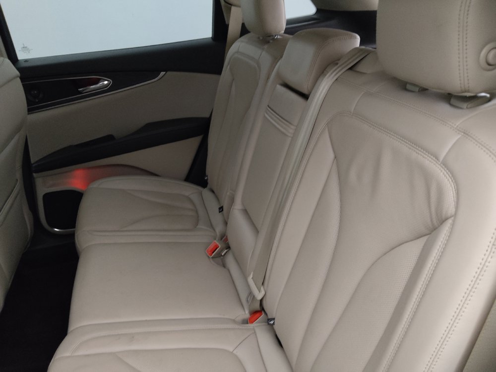 Used 2019 Lincoln Nautilus Reserve FWD image 18