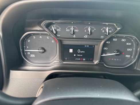 Used 2021 GMC Sierra 1500 AT4 w/ AT4 Preferred Package AWD/4WD image 14