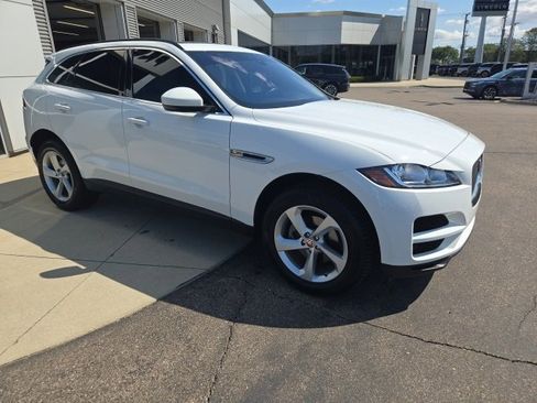 Used 2020 Jaguar F-PACE Premium image 13