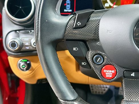 Used 2020 Ferrari Portofino RWD image 33