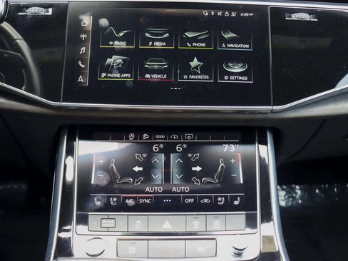 Used 2021 Audi Q8 Premium Plus w/ Premium Plus Package image 26