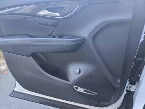 Used 2021 Buick Envision Essence w/ Technology Package I image 14