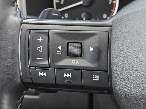 Used 2025 Nissan Rogue SV AWD/4WD image 20