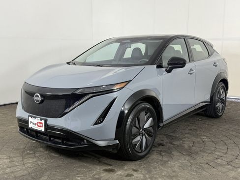 Used 2024 Nissan Ariya AWD image 3